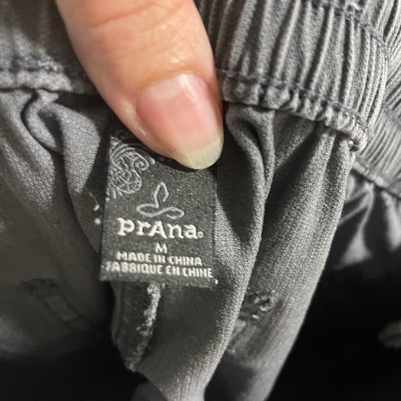 PRANA- organic cotton grey cargo pants - Picture 4 of 5